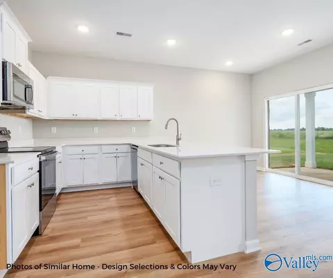 Kitchen - 922 Strain Rd, Athens, AL 35613 photo 2 of 3