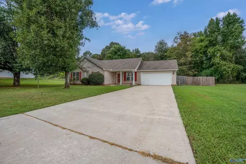 326 Earnhardt Dr, New Market, AL 35761