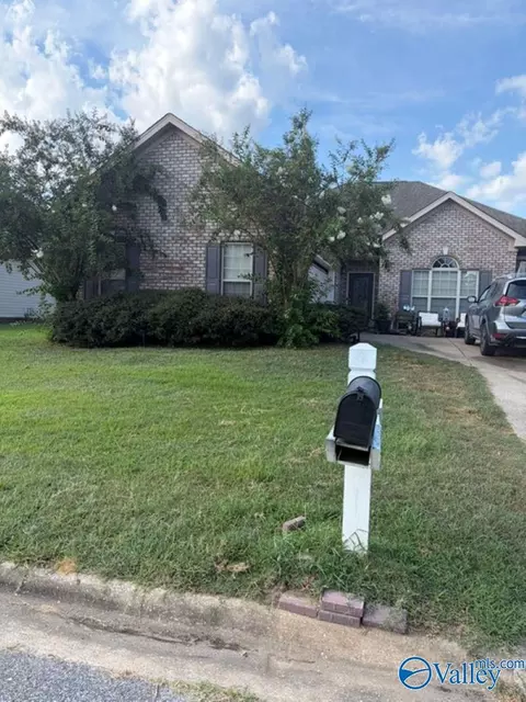 5208 Bristolwood Cir, Northport, AL 35475