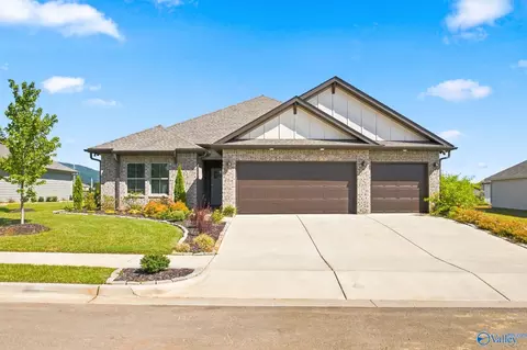 4603 High Grove Dr, Owens Cross Roads, AL 35763
