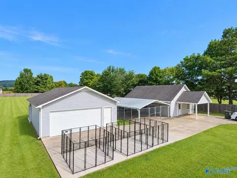 1815 Buddy Williamson Rd, New Market, AL 35761