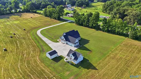 596 Johnson Ave, New Hope, AL 35760