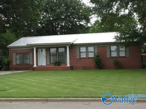 1310 SW 2nd Ave, Decatur, AL 35601