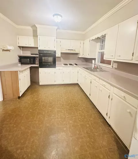 Kitchen - 3796 County Road 217, Trinity, AL 35673 photo 2 of 2