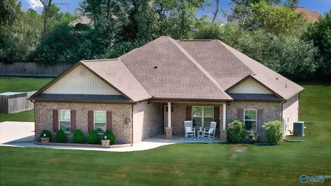 134 Lewis Vann Dr, Hazel Green, AL 35750