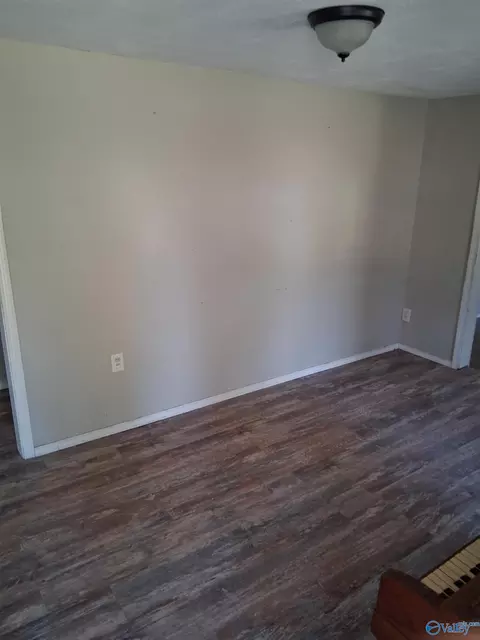 Living - 392 John Johnson Rd, Trinity, AL 35673 photo 2 of 2