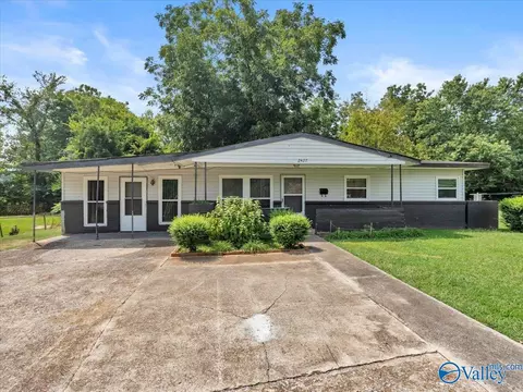2427 Tuxedo Dr, Huntsville, AL 35810