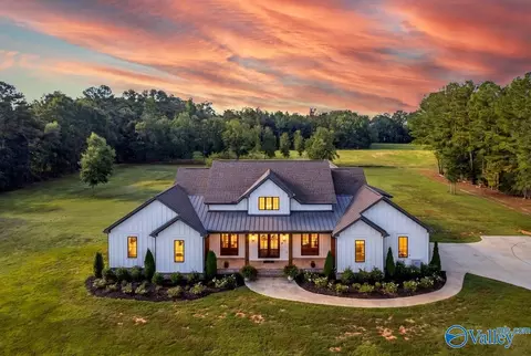 180 Honea Ln, Owens Cross Roads, AL 35763