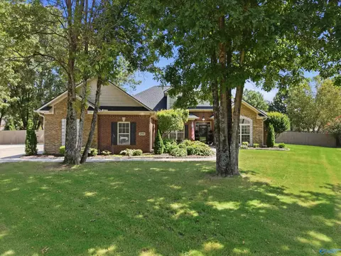 2901 Winterberry Way, Owens Cross Roads, AL 35763