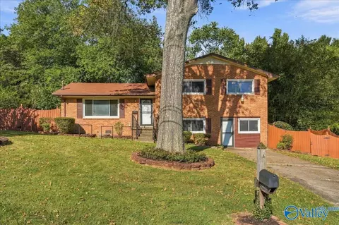 3203 Sweetbriar Rd, Huntsville, AL 35810