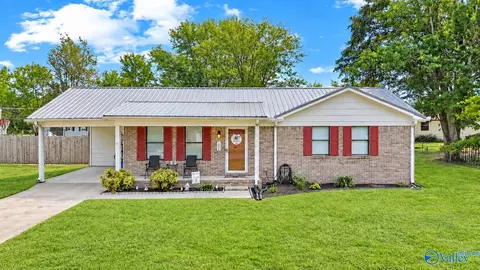 1844 NW Peach Orchard Rd, Hartselle, AL 35640