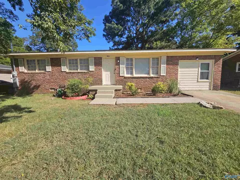 4812 Aubrey Cir, Huntsville, AL 35810