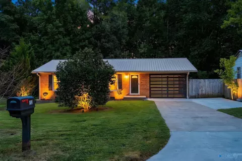 712 Perry St, Scottsboro, AL 35768