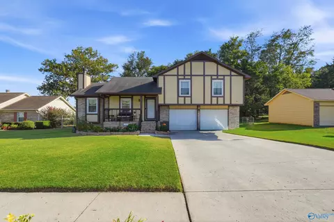 3803 Gardenside Dr, Huntsville, AL 35810