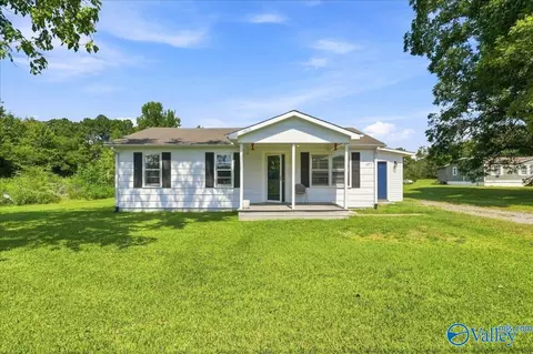 1377 Cave Springs Rd, Owens Cross Roads, AL 35763