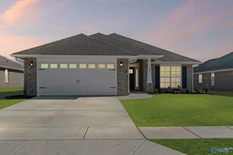 296 Poppy Trl, Meridianville, AL 35759