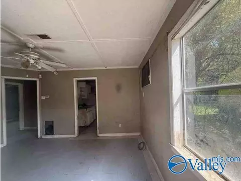 17 Hoadley St, Midfield, AL 35228 photo 4