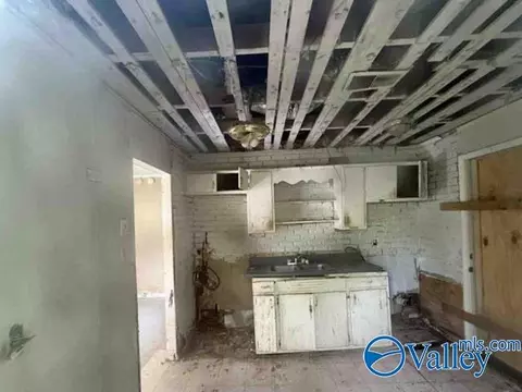 17 Hoadley St, Midfield, AL 35228 photo 5