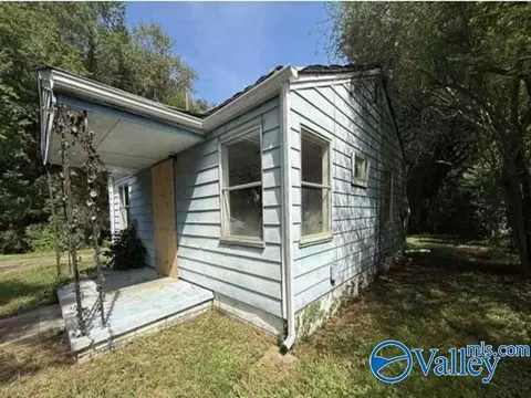 17 Hoadley St, Midfield, AL 35228 photo 2