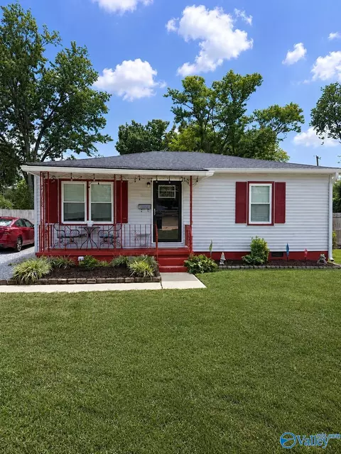 1828 Oakwood Ave, Huntsville, AL 35811