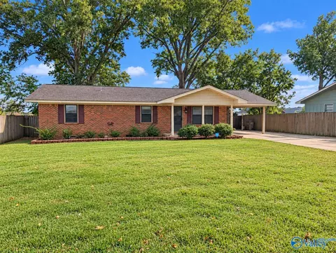 405 Clearview St, Decatur, AL 35601