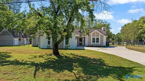 106 Oxford Dr, Meridianville, AL 35759