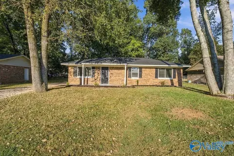 6215 Belgrade Dr, Huntsville, AL 35810