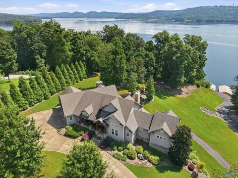 3690 Buck Island Dr, Guntersville, AL 35976