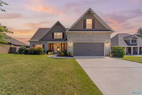 109 Somer Oaks Dr, Huntsville, AL 35811