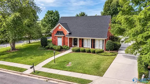 3014 Waterman Dr, Owens Cross Roads, AL 35763