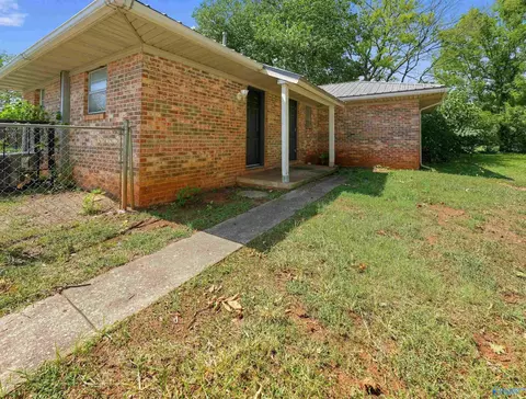 112 Ash Ct, Decatur, AL 35601