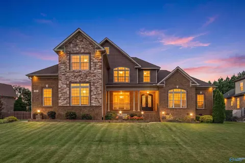 123 Forest Ridge Dr, Huntsville, AL 35806