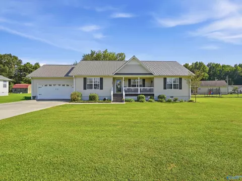 286 Land Cir, Albertville, AL 35950