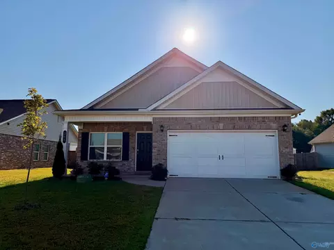 205 Fairbrook Dr, New Market, AL 35761