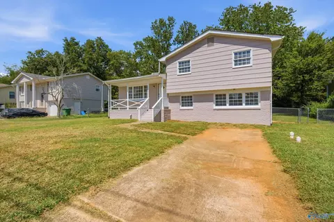 3604 NW Stag Run Dr, Huntsville, AL 35810