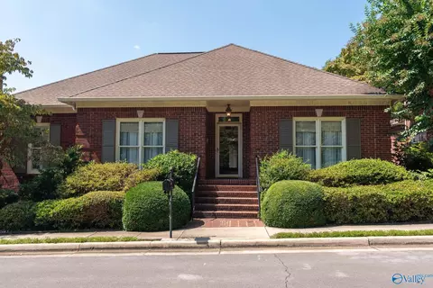 48 Saint James Sq, Huntsville, AL 35801