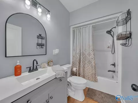 Bath - 2366 County Road 49, Section, AL 35771 photo 1 of 2