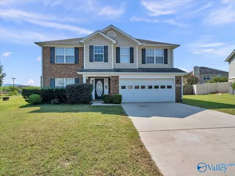 4822 SE Inglewood Ct, Owens Cross Roads, AL 35763