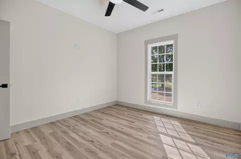 Bedroom - 5172 Columbus City Rd, Grant, AL 35747 photo 9 of 10