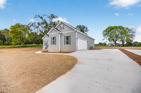 Exterior - 5172 Columbus City Rd, Grant, AL 35747 photo 6 of 12