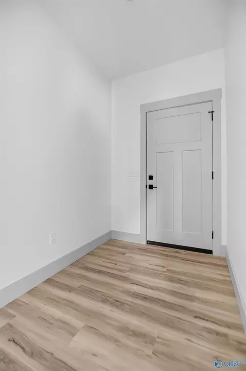 Entry Way - 5172 Columbus City Rd, Grant, AL 35747 photo 6 of 7