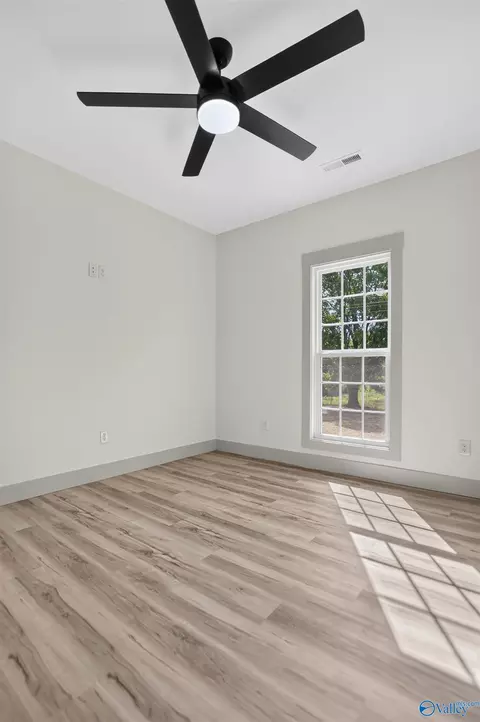 Bedroom - 5172 Columbus City Rd, Grant, AL 35747 photo 10 of 10