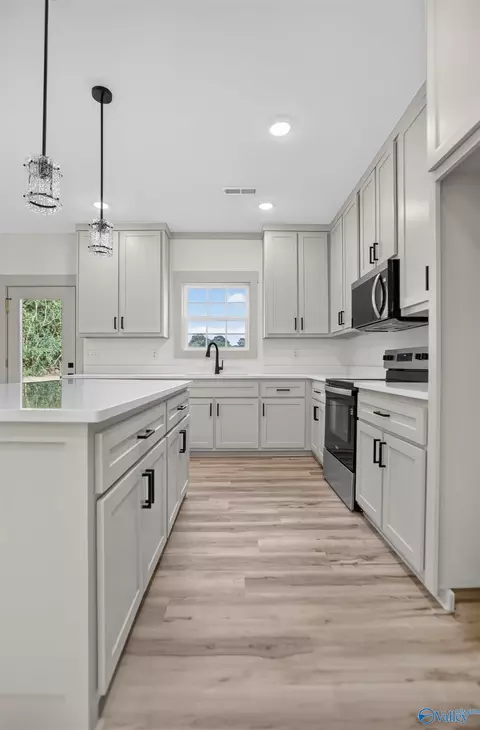 Kitchen - 5172 Columbus City Rd, Grant, AL 35747 photo 1 of 2
