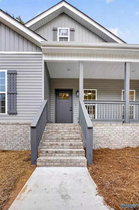 Exterior - 5172 Columbus City Rd, Grant, AL 35747 photo 11 of 12