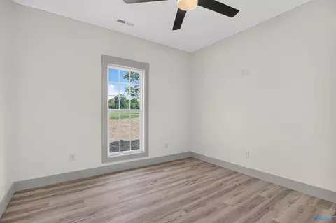Bedroom - 5172 Columbus City Rd, Grant, AL 35747 photo 8 of 10