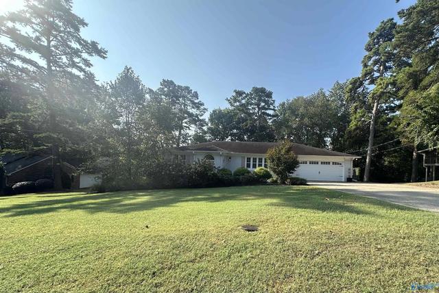 162 Azalea Dr, Gadsden, AL 35901