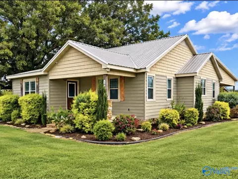 52 Perry Anders Rd, Hartselle, AL 35640
