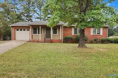 6100 Pisgah Dr, Huntsville, AL 35810