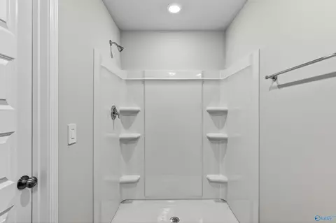 Bath - 1074 Rider Dr, Trinity, AL 35673 photo 3 of 4