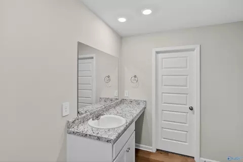 Bath - 1074 Rider Dr, Trinity, AL 35673 photo 4 of 4